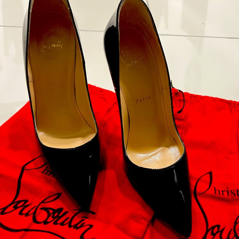 Christian Louboutin “So Kate” like new 4.75 inch heel glossy patent leather.